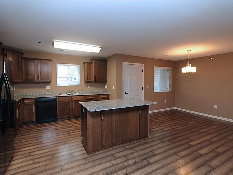 Bridgeview Bay Condos — Photo 13