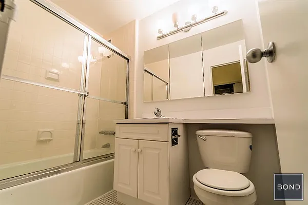 Rented by Bond New York | media 20