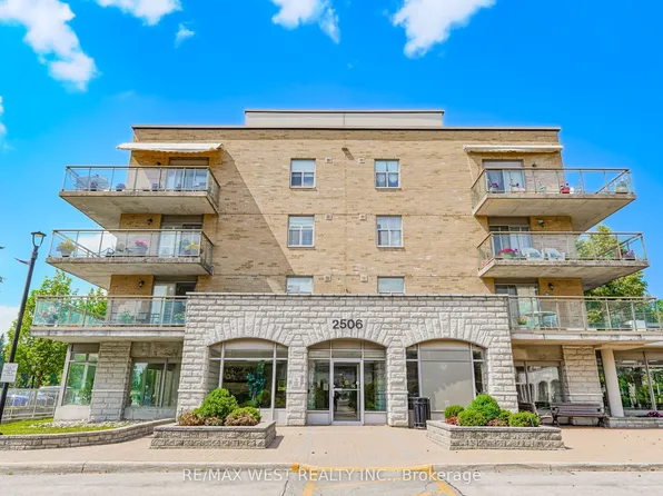 2506 Rutherford Rd #414, Vaughan, ON L4K 5N4