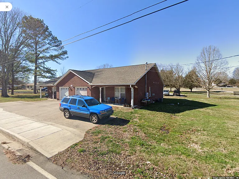 3880 Simpson Rd E — Photo 3