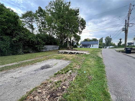 4th image of 3234 Oakridge Dr