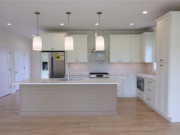 2nd image of 153 Revolution Way