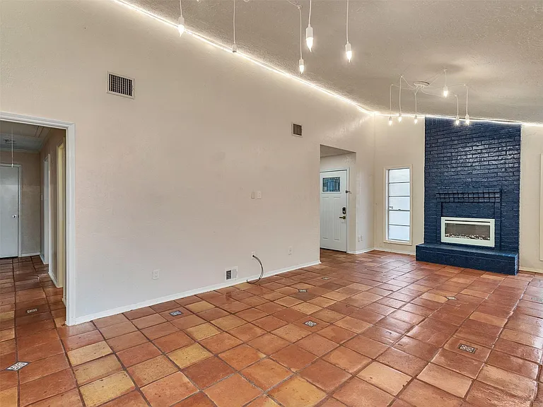 22538 Market Square Ln — Photo 31