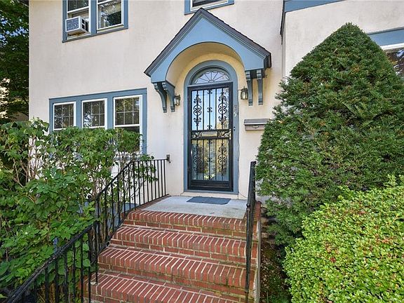 4th image of 85 Magnolia Ave