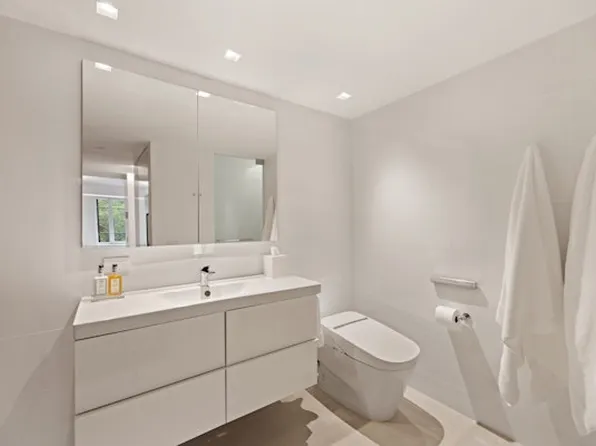 880 5th Avenue image 10 of 12