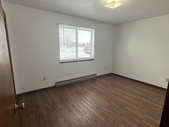 4th image of 417 6th Ave S #C1