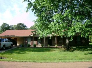 47 Betty Dr, Columbus, MS 39705