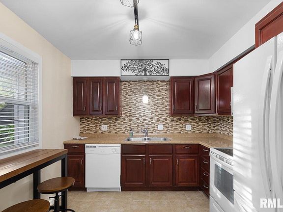 5th image of 11735 Elizabeth Dr