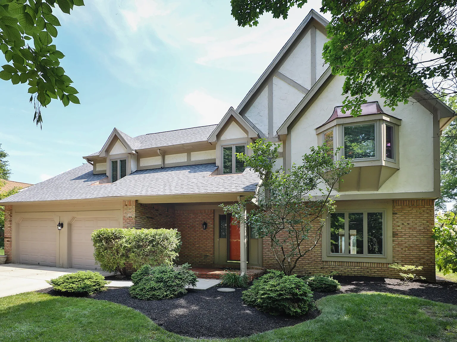 4 bed, 2.5 bath, 3000 sqft, $4,250 — Photo 3