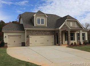 8313 Lake Harmony Dr, Matthews, NC 28105