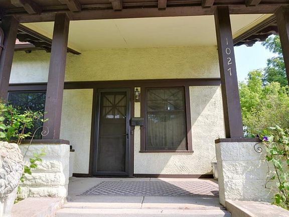 2nd image of 1027 Burns Ave