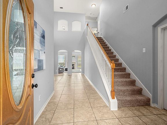 4th image of 723 New Pines Dr