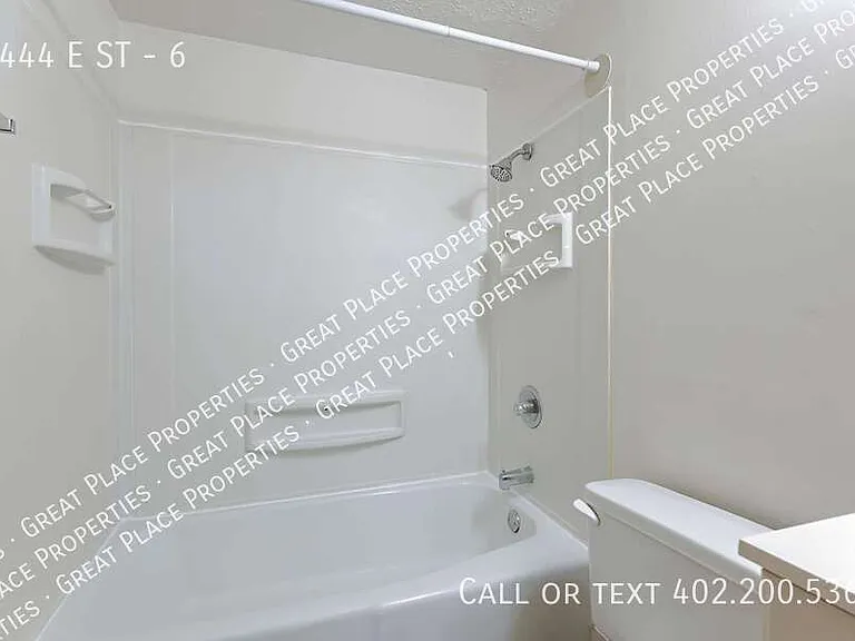 2444 E St #6 — Photo 16