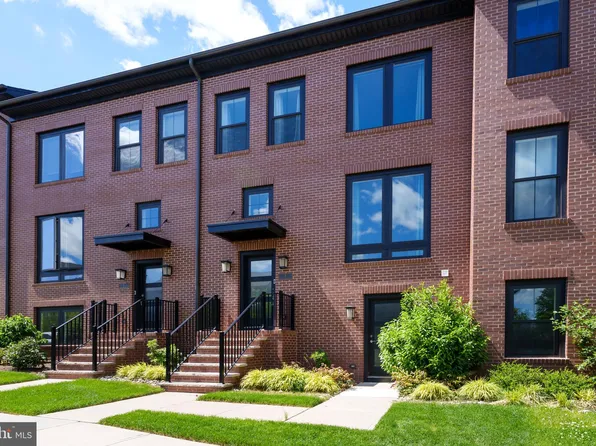 3 E Hartwick Dr, Skillman, NJ 08558