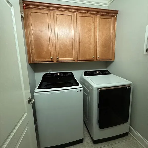 381 Gallery Dr #201 — Photo 4