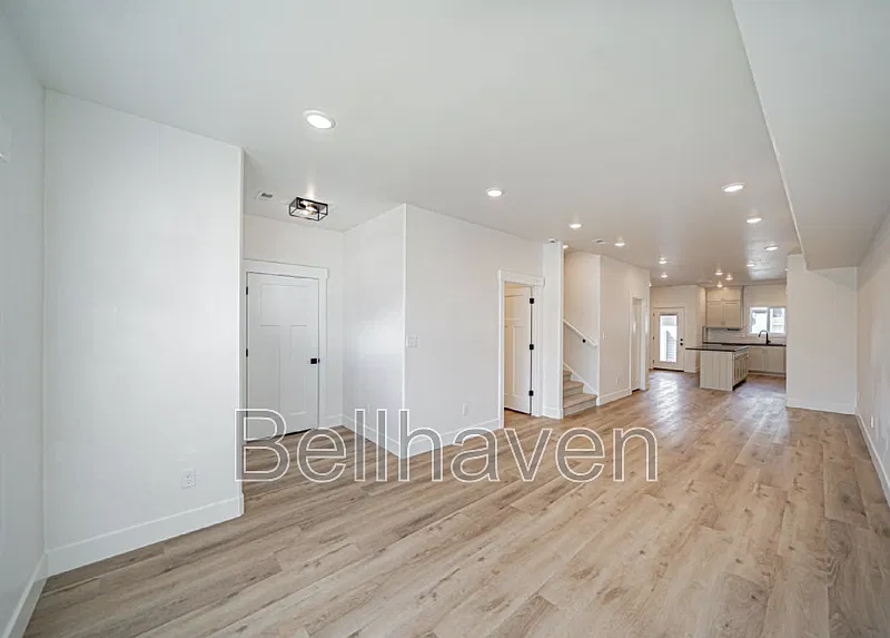 3 bed, 2.5 bath, 1910 sqft, $1,850 — Photo 4