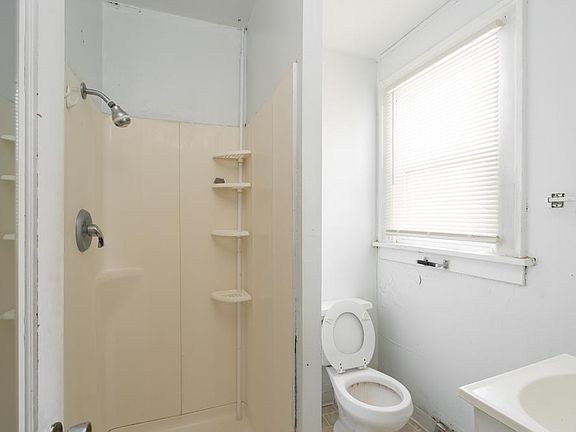 2nd image of 1003 W 22nd St APT 1