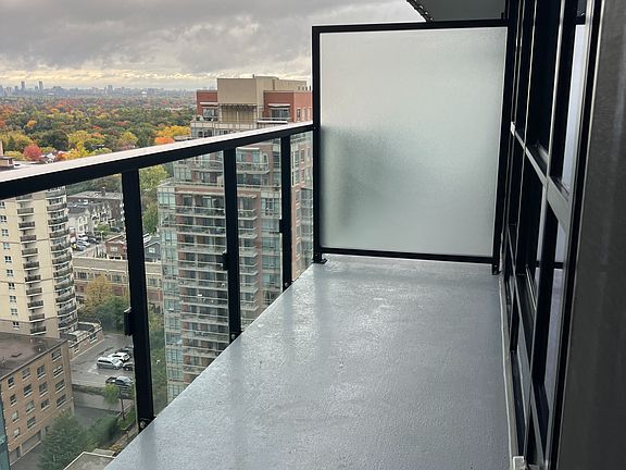 4th image of 110 Broadway Ave #1706