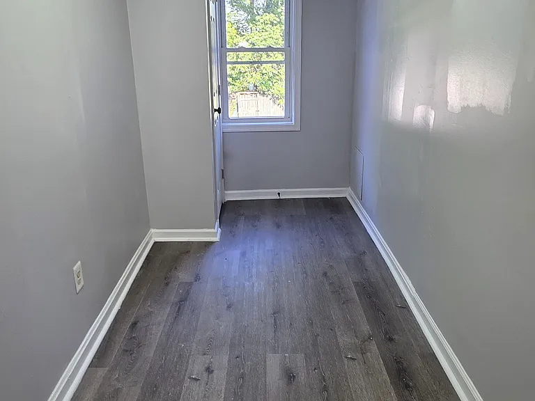 102 S Janney St — Photo 9