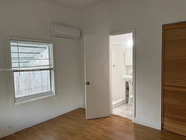 752 NW 24th Ct #1 — Photo 3