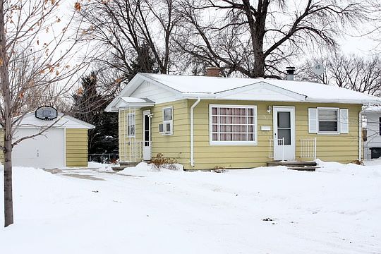 1st image of 1920 10th Ave N