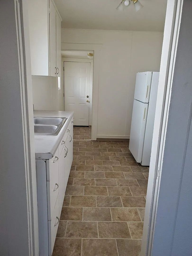 1 Bedroom, 1 Bathroom Home - Mills Addition — Photo 3