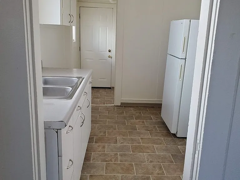 426 Richmond St — Photo 3
