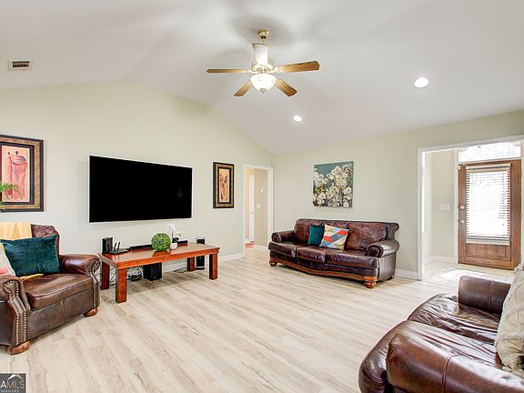 5th image of 3004 Fairview Rd