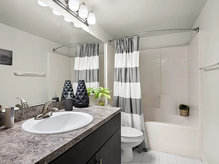 Pembroke Pines Landings Apartments — Photo 35