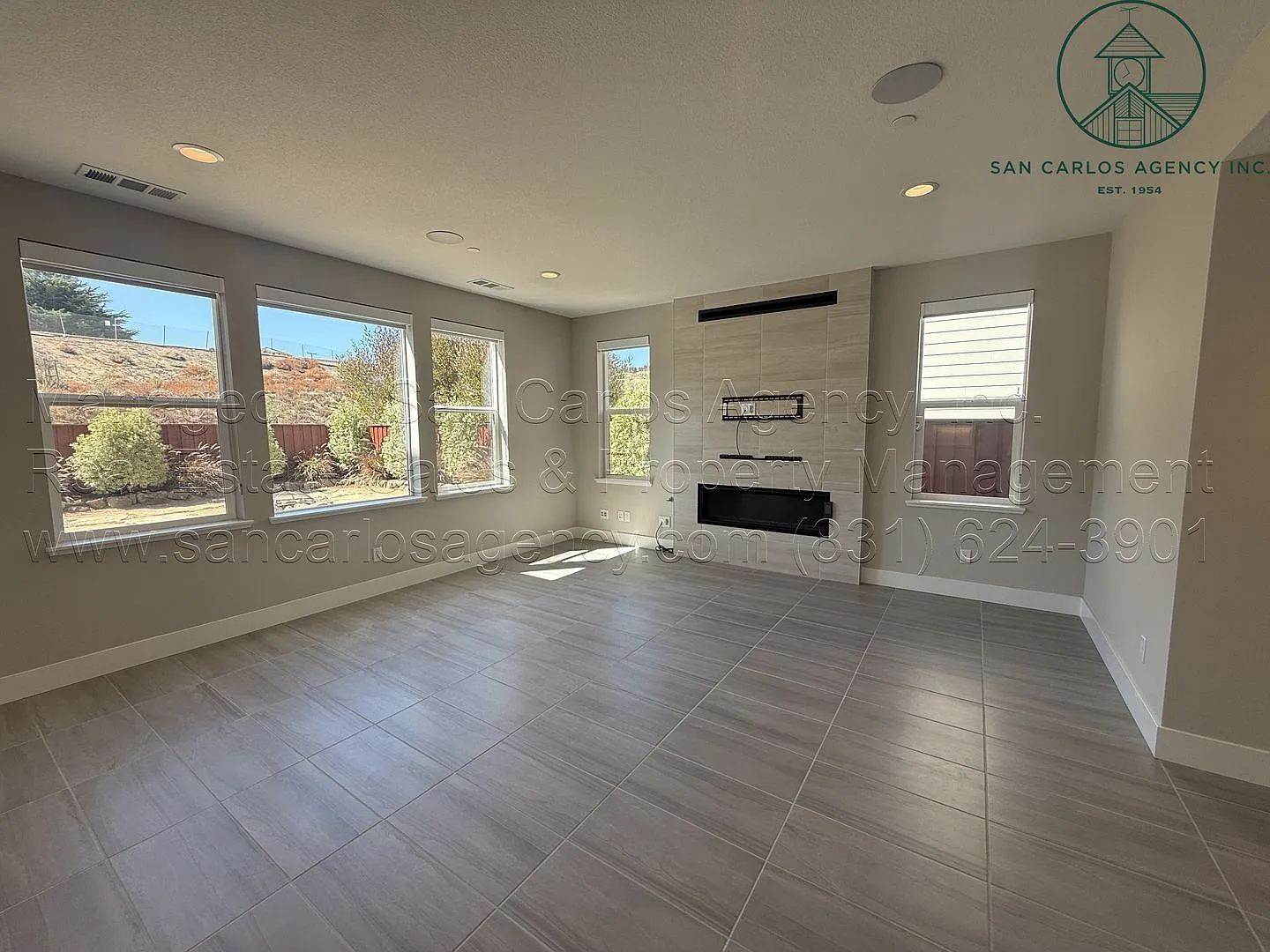 Spacious Three Bedroom (+ Bonus) Home in The Dunes — Photo 3