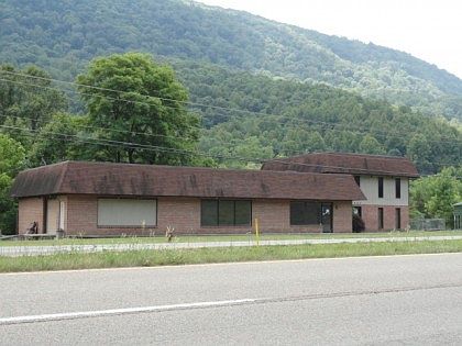 2nd image of 450 Orby Cantrell Hwy