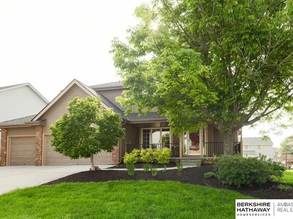 11912 Timberridge Dr, Papillion, NE 68133
