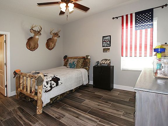 2nd image of 2033 Sandy Garden Ln
