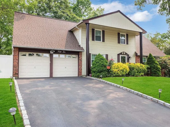 52 John Street, Port Jefferson Station, NY 11776