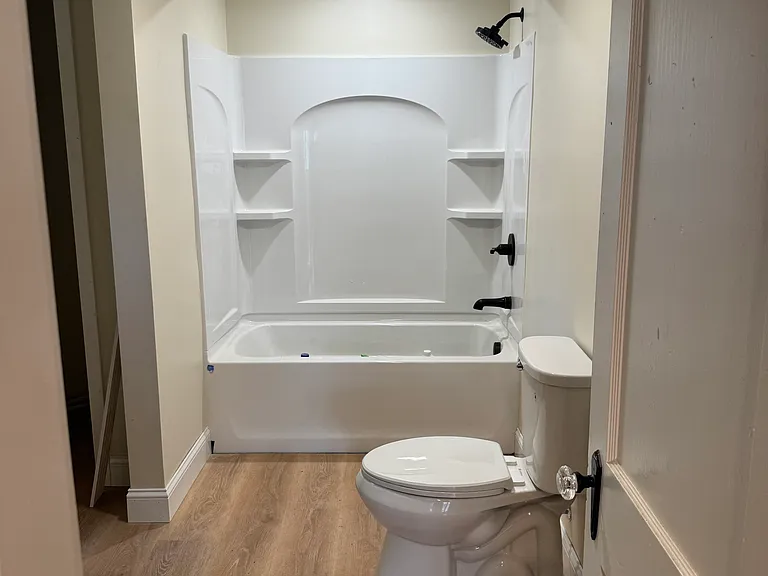 80 Orchard Ave — Photo 4
