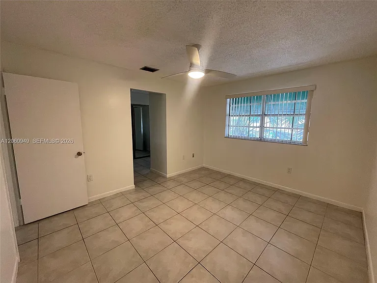 12370 SW 52nd Pl — Photo 19