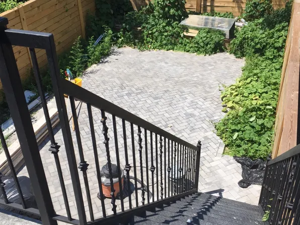 249 Eldert Street image 10 of 11