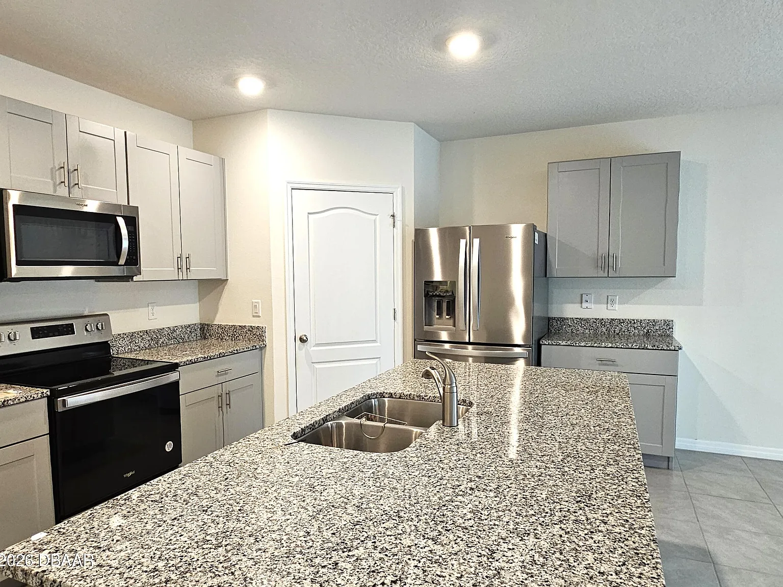 4 bed, 2.0 bath, 1846 sqft, $2,500 — Photo 3