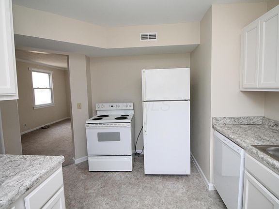 5th image of 376 Selby Blvd N