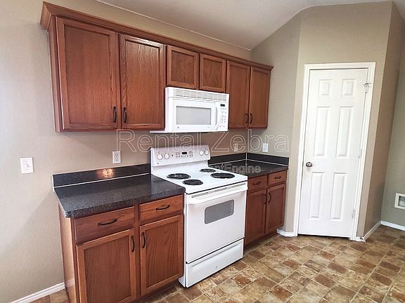 4th image of 8612 Orleans Ln