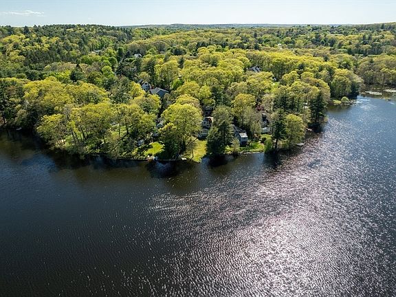 4th image of 31 College Rd