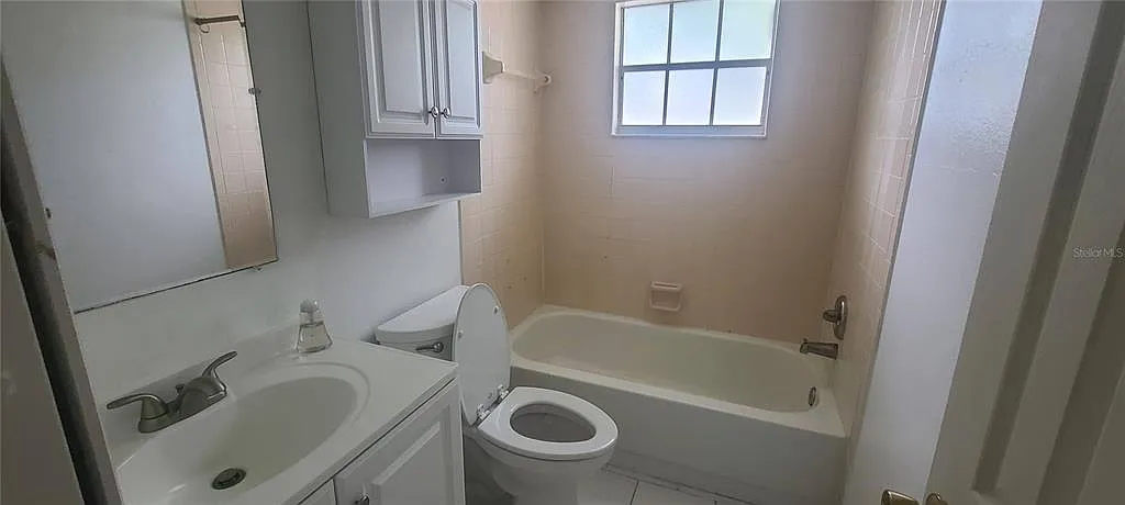 2 bed, 2.0 bath, 837 sqft, $1,100 — Photo 3