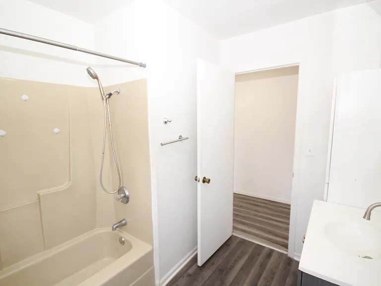 719 N Main St #2 — Photo 9