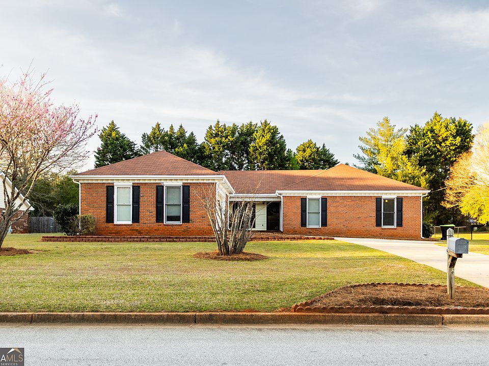 1st image of 1250 Great Oaks Dr SE
