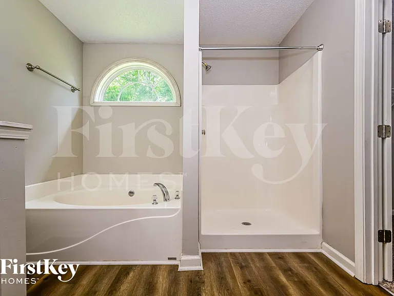 3349 Meadovista Dr — Photo 13