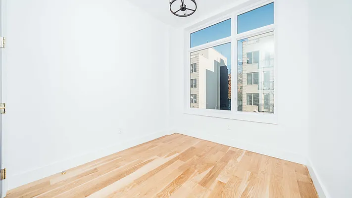 Rented by Nooklyn NYC LLC | media 44
