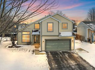 760 Normandy Ln, Lake In The Hills, IL 60156