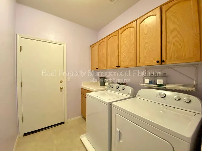 4872 N Crestmoor Ave — Photo 24