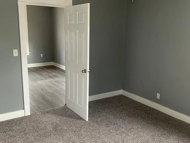 1936 Lillie Ave — Photo 6