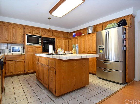 4th image of 2150 W 237th St